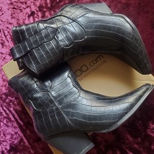 Croc Pointed Toe Cowboy Boots